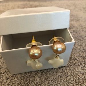Baroque Freshwater Pearl Earrings w MOP Clover